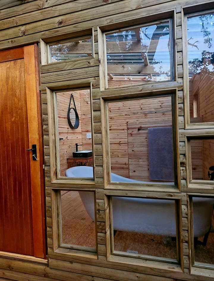 The outdoor bathroom at Misty Campsite