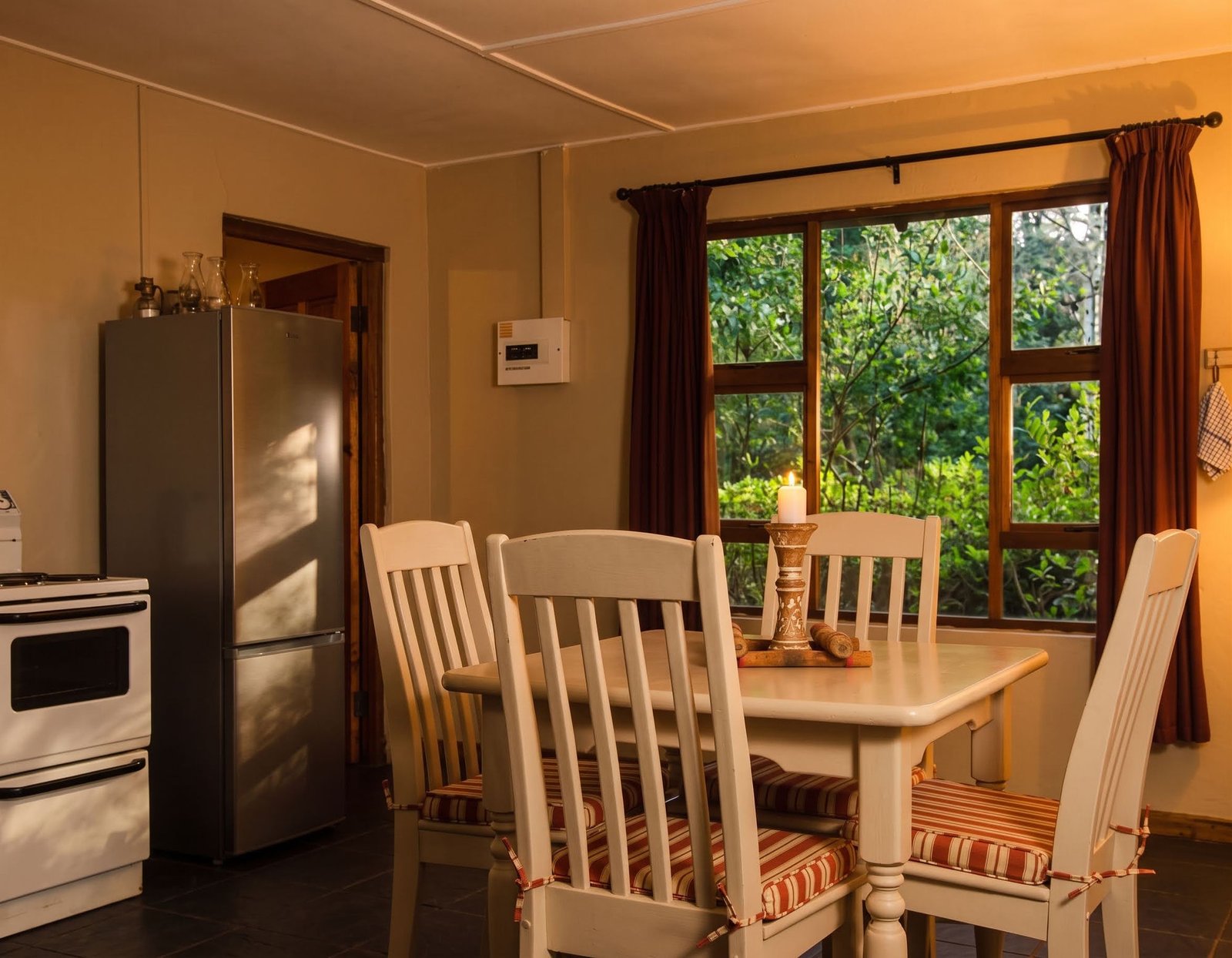 The open-plan kitchen and dining area at Sunbird